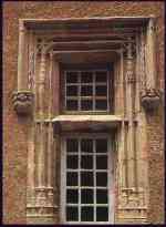 window of 'ch�teau du Roquedols'